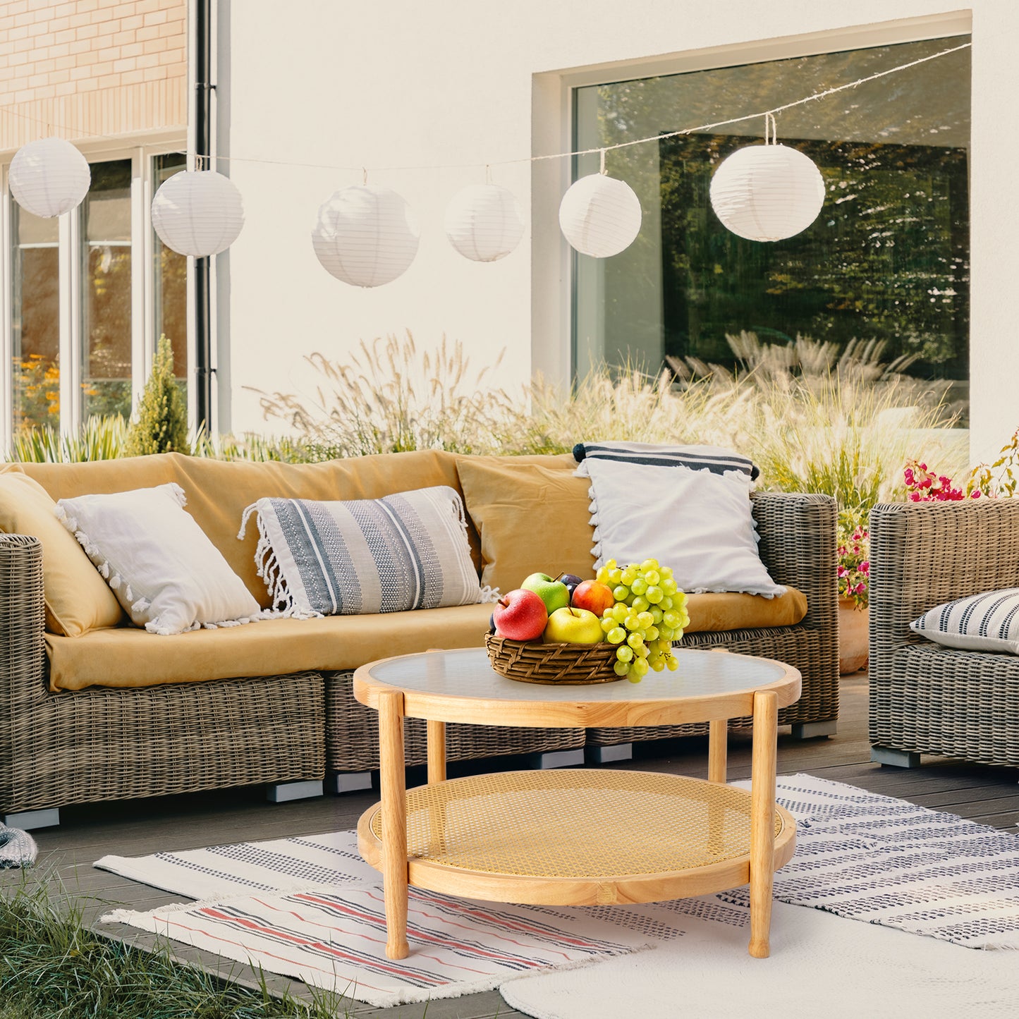 31.5in Rattan Coffee Table with Glass Top, Round End Table, Boho Style Side Table Sofa End Table for Living Room Balcony Patio, Natural